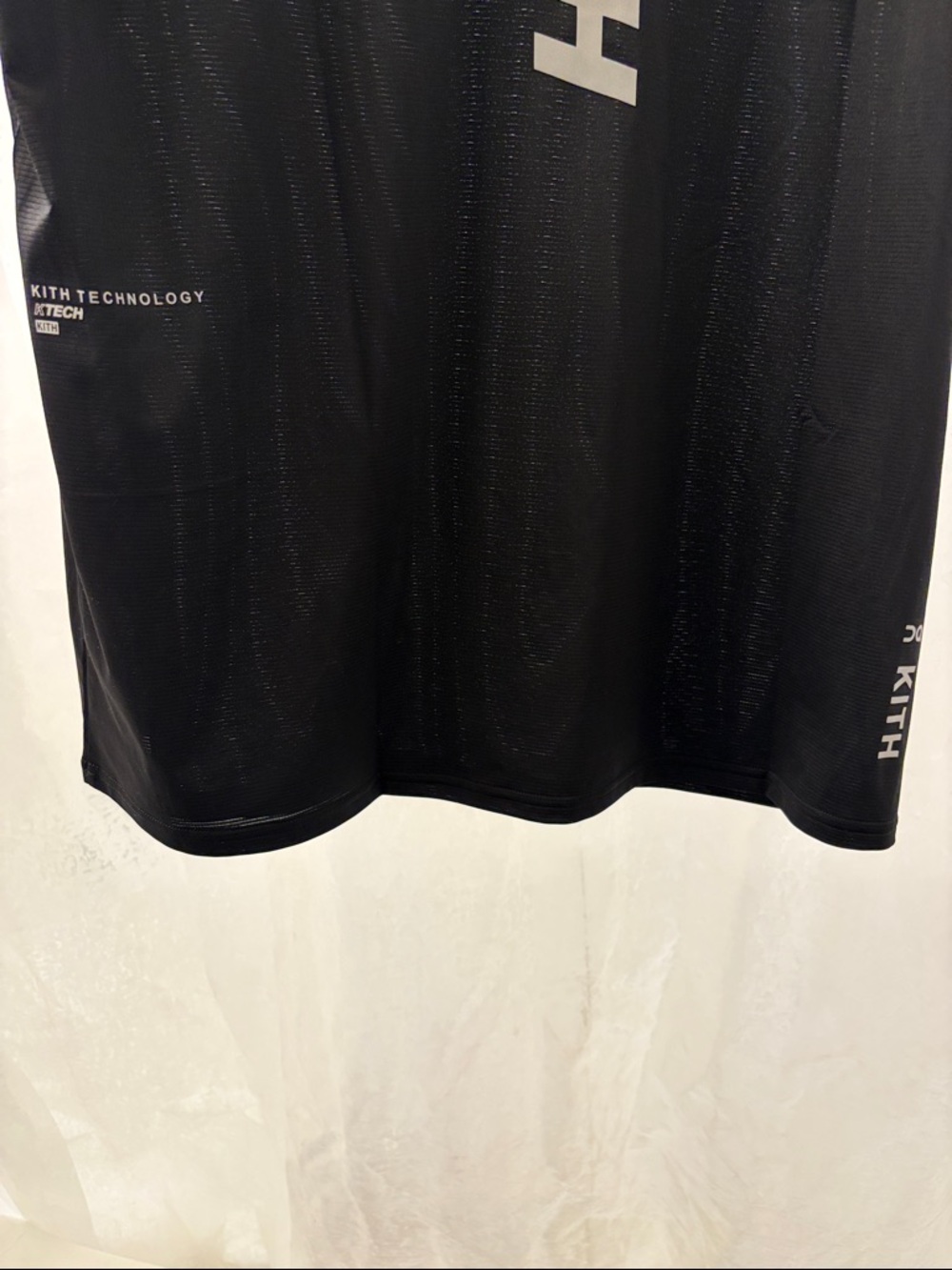 On Running x Kith Black Short-Sleeve Performance Tee - Picture 10 of 13